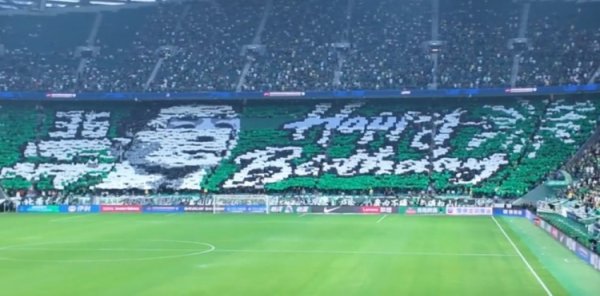 侯森36岁生日+代表国安出战第150场，国安球迷摆出纪念TIFO致敬