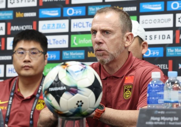 媒体人谈国足：球队和代理指导教练员能交代过去，寻主帅是不小的应战
