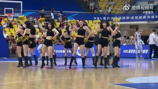 动感十足!媒体人晒NBL长沙勇胜拉拉队 的舞蹈表演视频 动感十足!媒体人晒NBL长沙勇胜拉拉队 的舞蹈表演视频