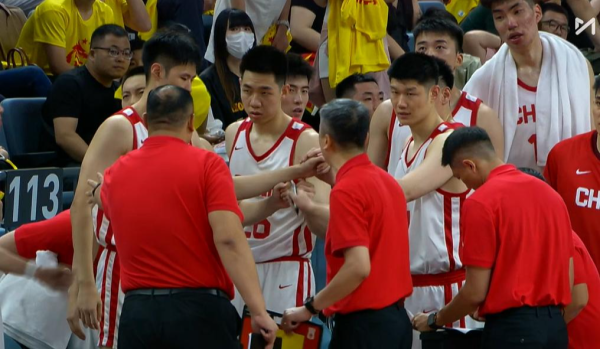 山东大汉有点惨, 登场2分钟, 球都没摸到