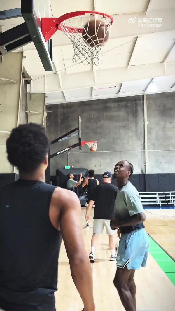 新力量超强输出!新加入广州男篮的球员进步 指导教练员Myck热血 满满 新力量超强输出!新加入广州男篮的球员进步 指导教练员Myck热血 满满