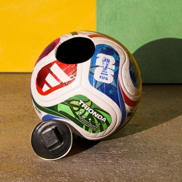 新黑科技！2026世界杯赛  用球采用全新芯片技术，更快识别越位违例  和手球运动