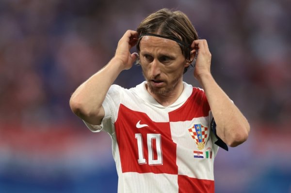 米体:莫德里奇国家队首秀时和图多尔并肩作战,一起踢过6场赛事 米体:莫德里奇国家队首秀时和图多尔并肩作战,一起踢过6场赛事