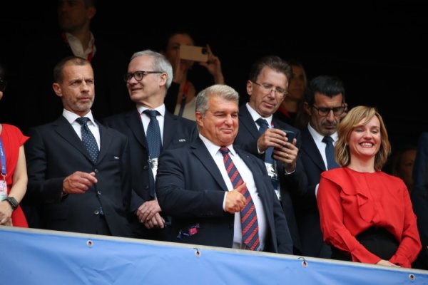 马卡：巴萨参加EFC大会已展现立场，800多家俱乐部不信欧超能复活