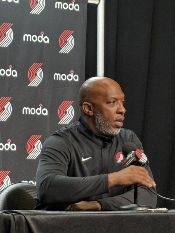 比卢普斯:不觉得杨瀚森今晚表现很糟 勇士不好打&他会慢慢适应的 比卢普斯:不觉得杨瀚森今晚表现很糟 勇士不好打&他会慢慢适应的