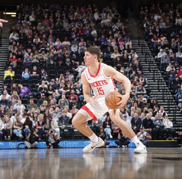 猛冲破  ！乌度卡：谢泼德不只会接盘带  投 我们需要他其他方面的潜力