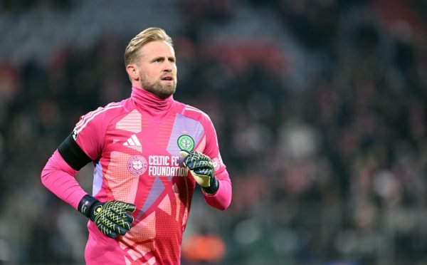 英媒:小舒梅切尔赛前发现古代足球 门 比标准高5厘米,工作人员紧急调整 英媒:小舒梅切尔赛前发现古代足球 门 比标准高5厘米,工作人员紧急调整