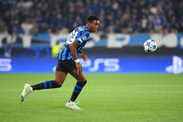 迪马:虽然加图索想招17岁阿哈诺进国家队,但球员尚无意大利国籍 迪马:虽然加图索想招17岁阿哈诺进国家队,但球员尚无意大利国籍