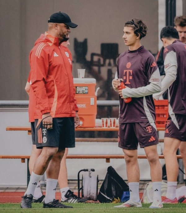 记者：尤文、多特有意拜仁18岁翼锋利奇纳，球员合同明夏到期