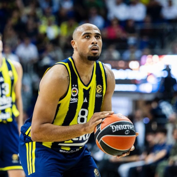 飘了飘了!霍顿-塔克:我认为我是欧篮联最好的球员! 飘了飘了!霍顿-塔克:我认为我是欧篮联最好的球员!