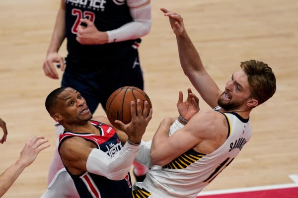 威少和小萨博尼斯重新聚首国王 而两人都是三项数据上双好手