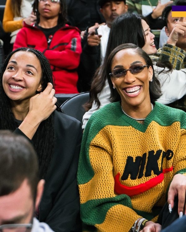 在咱们的地盘！阿贾-威尔逊等ACE球员观看赌城湖人VS独行侠赛事