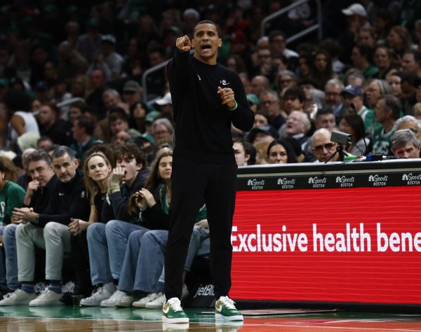 马祖拉：对冈萨雷斯的防卫  本能感到满意 他阅读赛事  能力出色