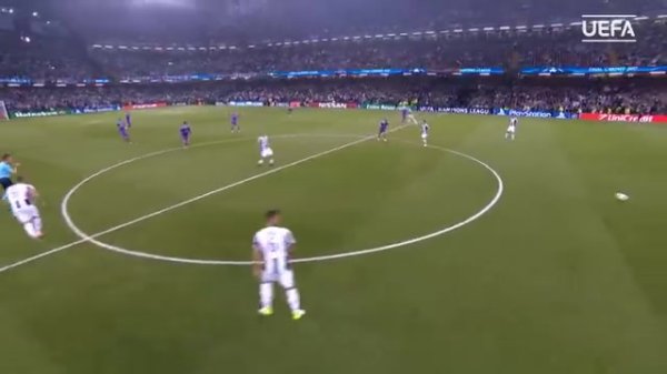 交手即是经典！17年欧冠总决赛  ，C罗双响曼朱倒钩 皇马击败尤文夺魁