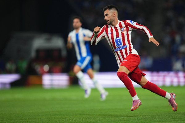 世体:西蒙尼练习 中测试了新杆位阵形 ,攻击 端巴埃纳搭档小蜘蛛 世体:西蒙尼练习 中测试了新杆位阵形 ,攻击 端巴埃纳搭档小蜘蛛