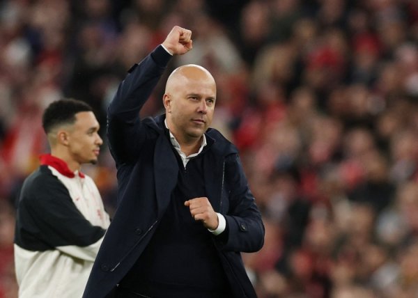 斯洛特:我和阿诺德的回忆都是积极的,他一定会得到我热情的欢迎 斯洛特:我和阿诺德的回忆都是积极的,他一定会得到我热情的欢迎